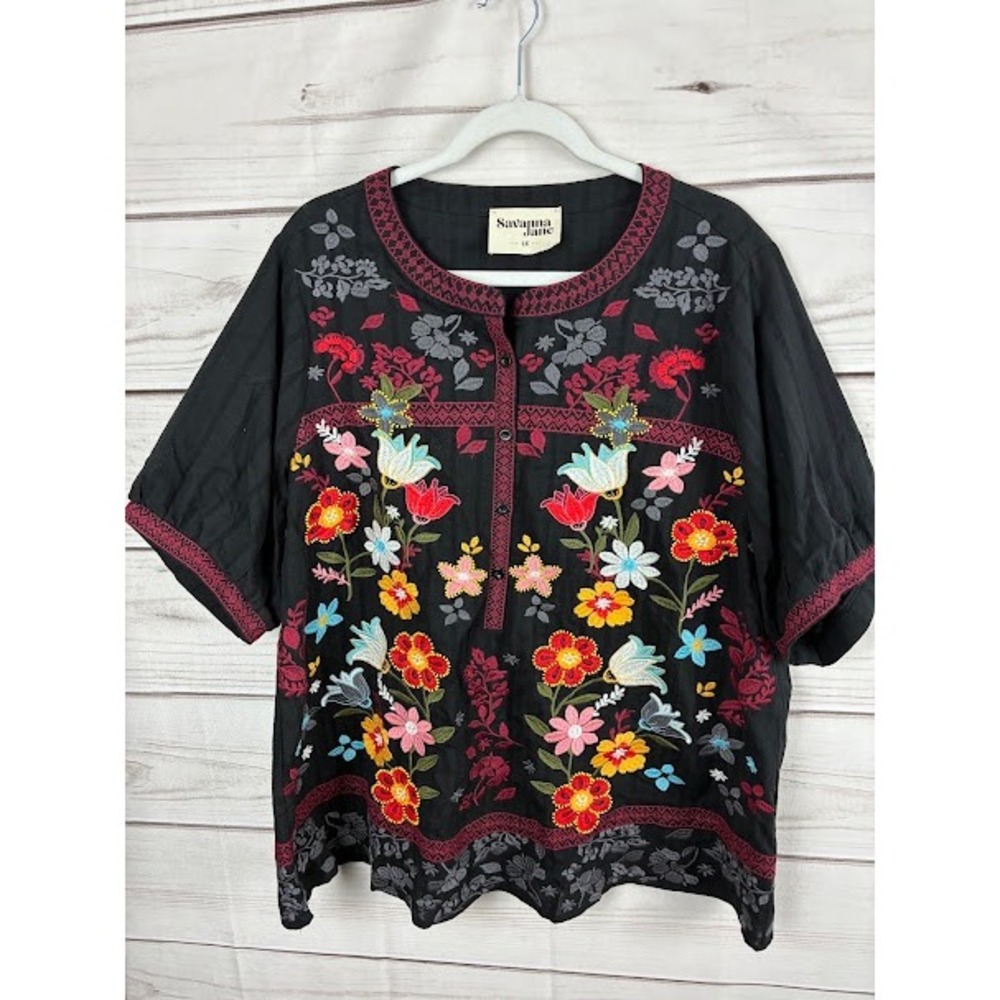Savanna Jane Black Floral Embroidered Boho Blouse Top 1X Short Sleeve Split Neck